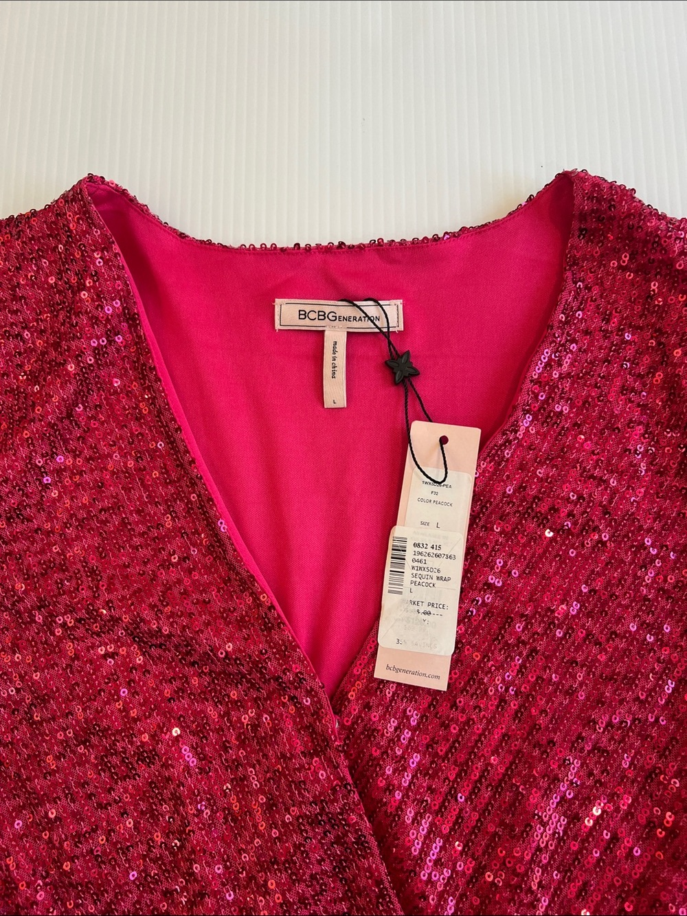 New BCBGenration Womenโs Pink Sequin Short Jumpsuit with belt in Size Large - Picture 2 of 6